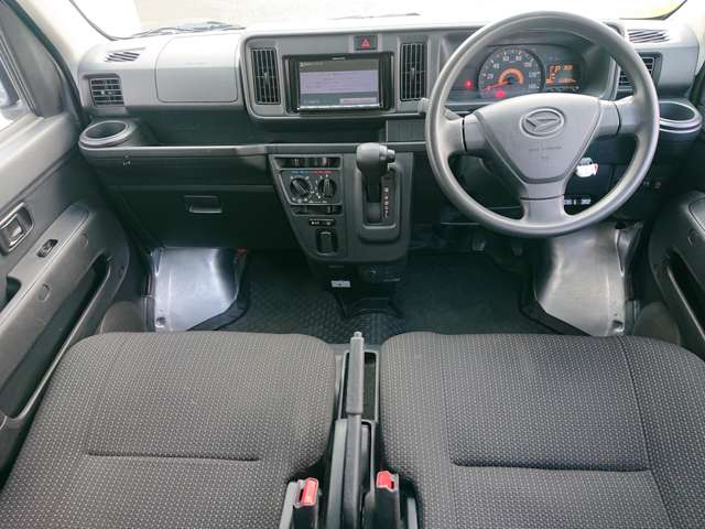 Daihatsu Hijet Cargo 6