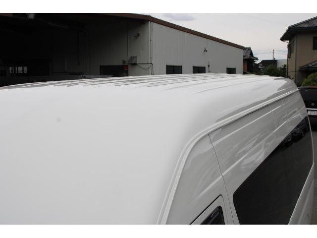 Toyota Hiace Commuter 8