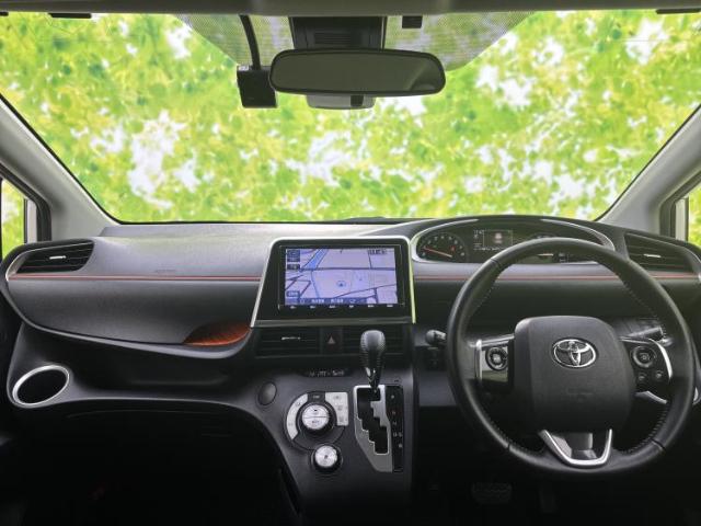 Toyota Sienta 2