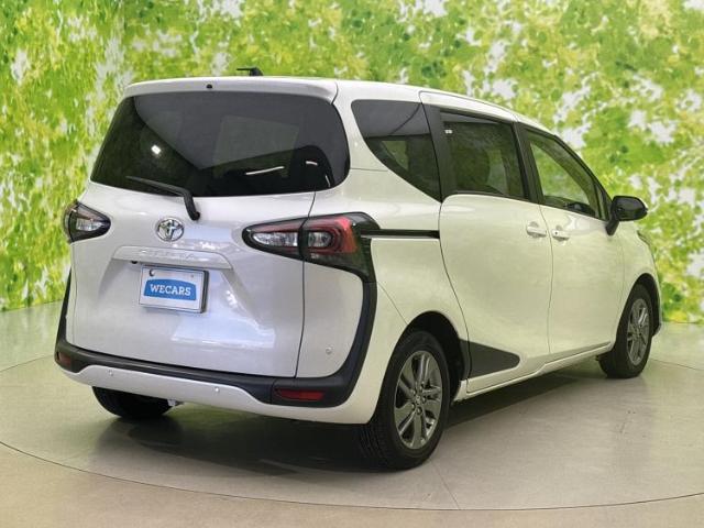 Toyota Sienta 5