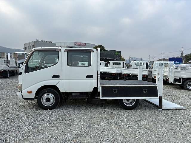 Hino Dutro 11