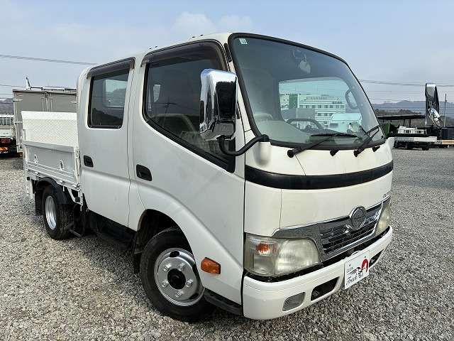 Hino Dutro 3