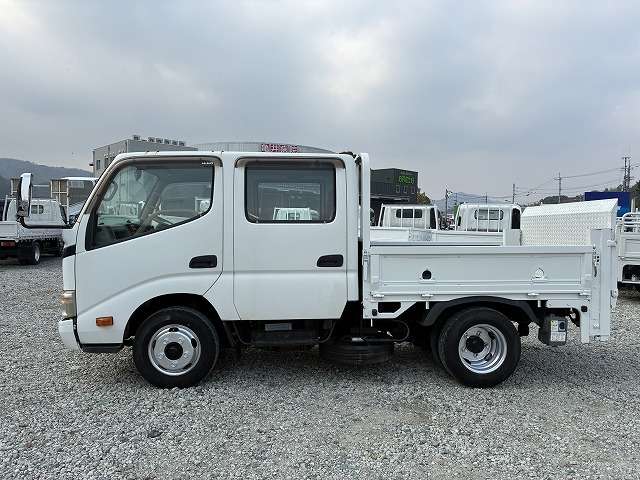 Hino Dutro 4