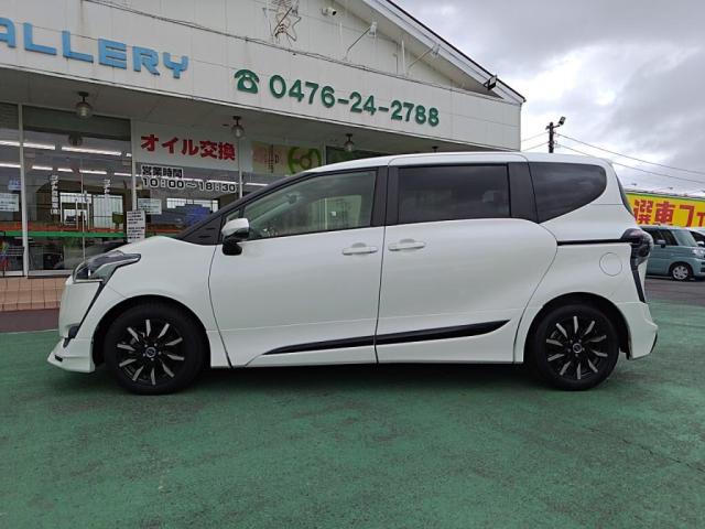 Toyota Sienta 12