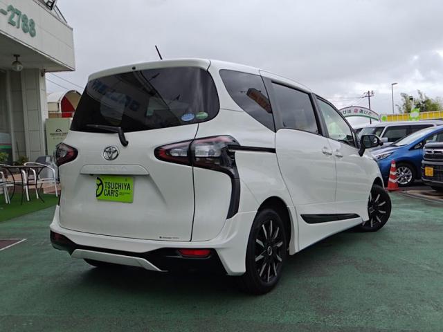 Toyota Sienta 2