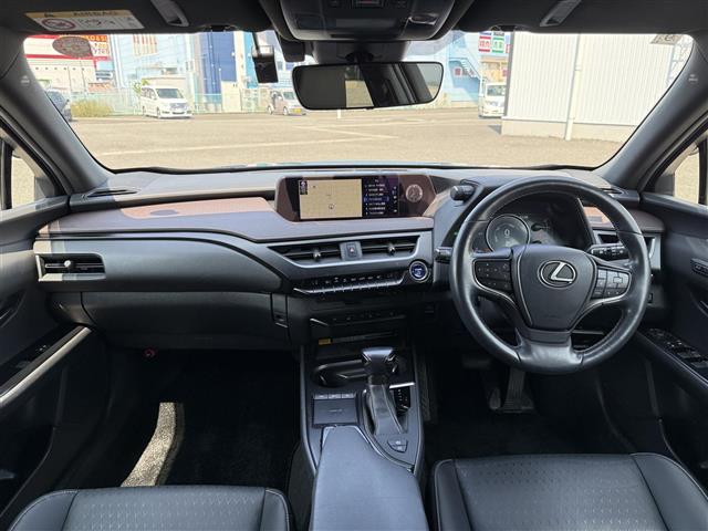 Lexus UX 5