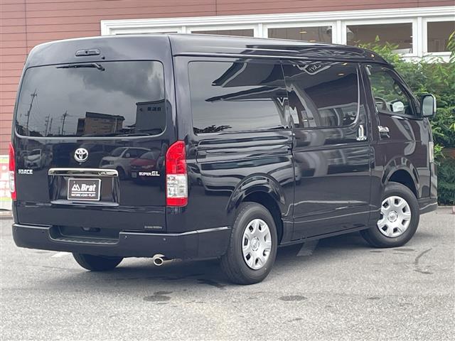 Toyota Hiace Van 8