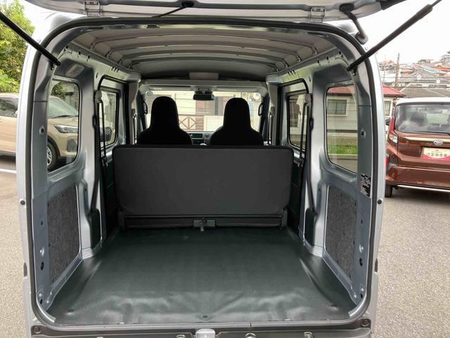Daihatsu Hijet Cargo 8