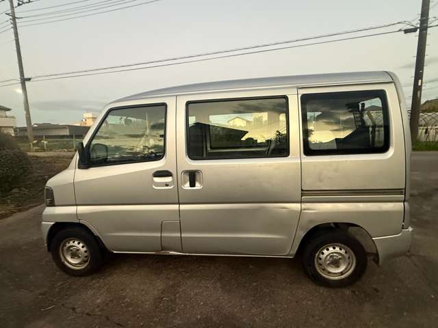 Mitsubishi Minicab Van 11