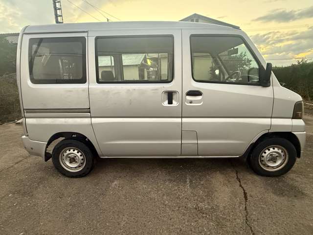 Mitsubishi Minicab Van 3