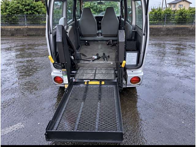 Mitsubishi Minicab Van 9
