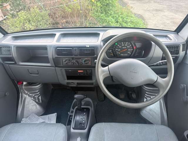Mitsubishi Minicab Van 10
