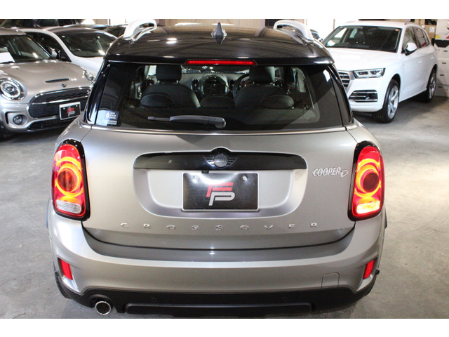 MINI Crossover 8