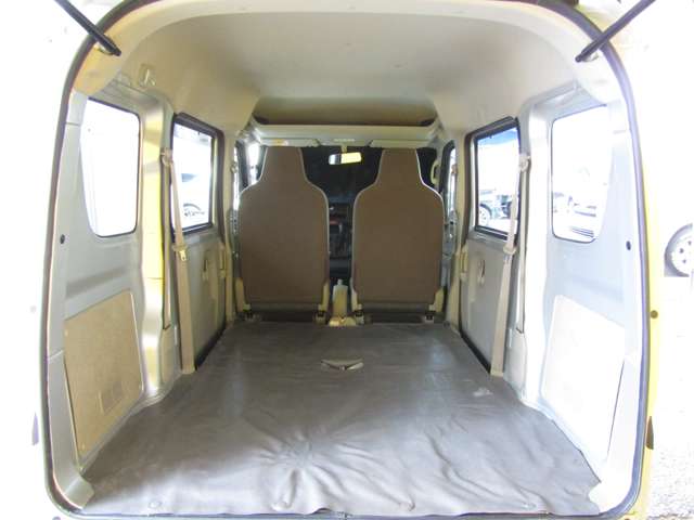 Nissan NV100 Clipper 10