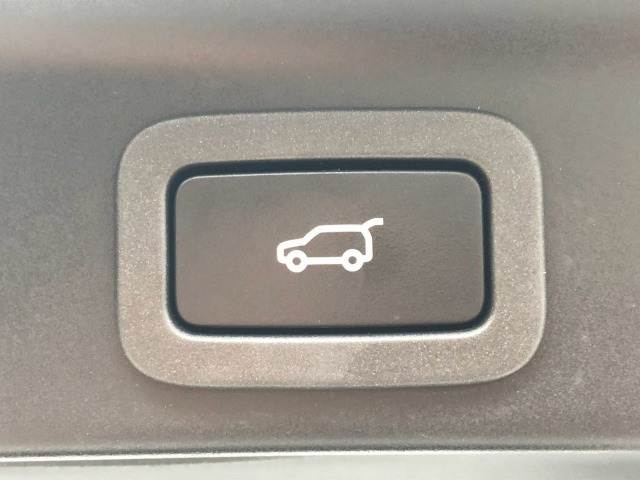 Jaguar F-Pace 10