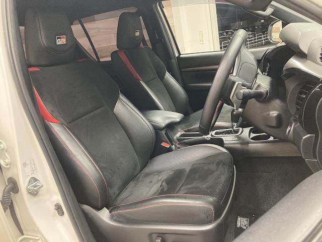 Toyota Hilux 11