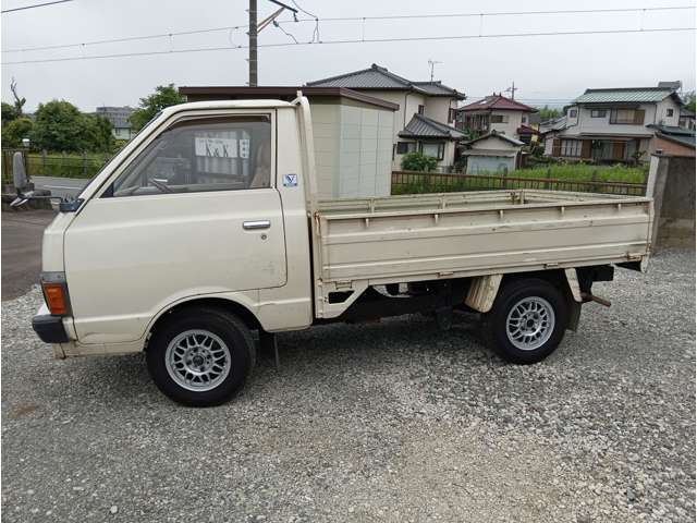 Nissan Vanette Truck 5