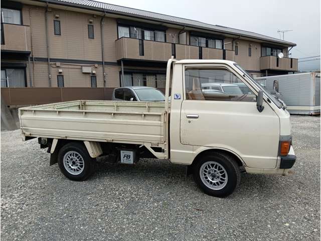 Nissan Vanette Truck 7