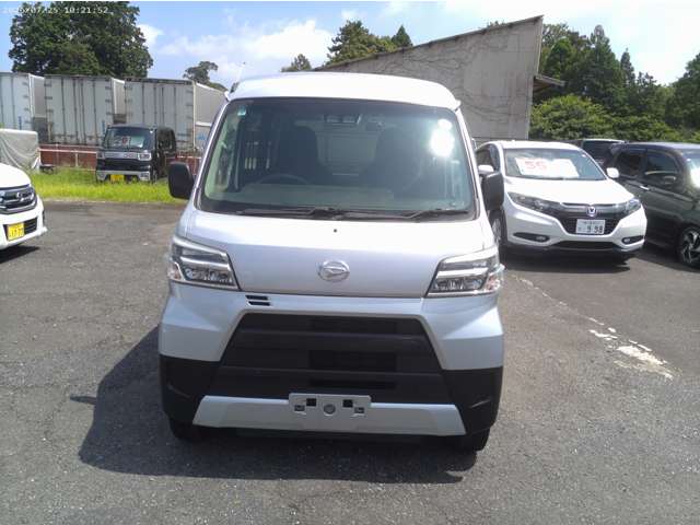 Daihatsu Hijet Cargo 2