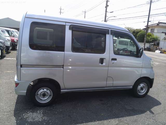 Daihatsu Hijet Cargo 9