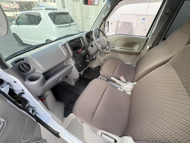 Nissan NV100 Clipper 11