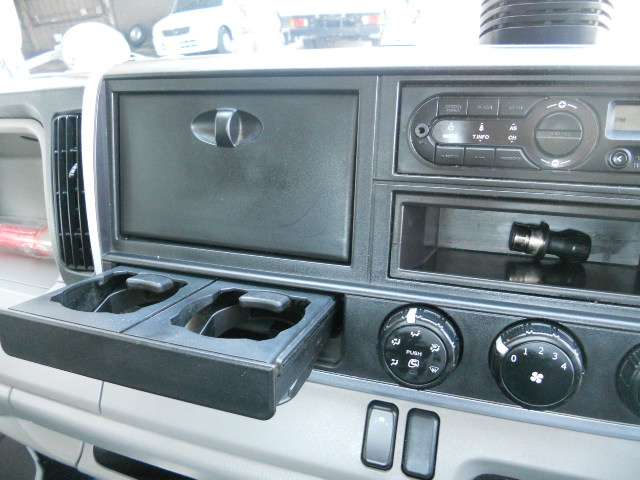 Mitsubishi Fuso Canter 11