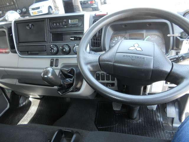 Mitsubishi Fuso Canter 9