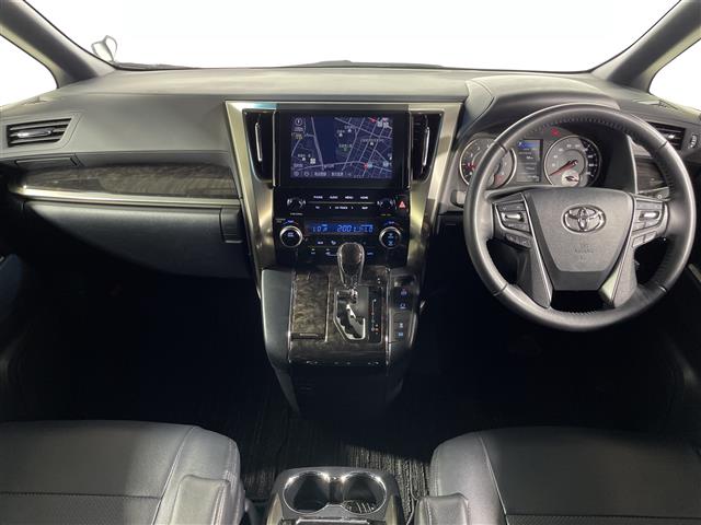 Toyota Alphard 5
