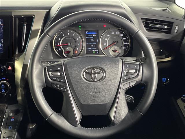 Toyota Alphard 9