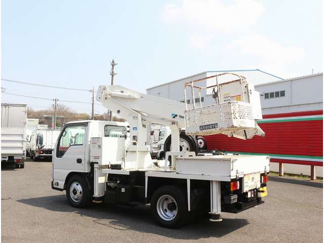Isuzu Elf 11