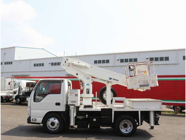 Isuzu Elf 12