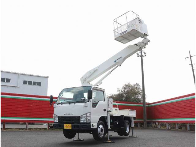 Isuzu Elf 4