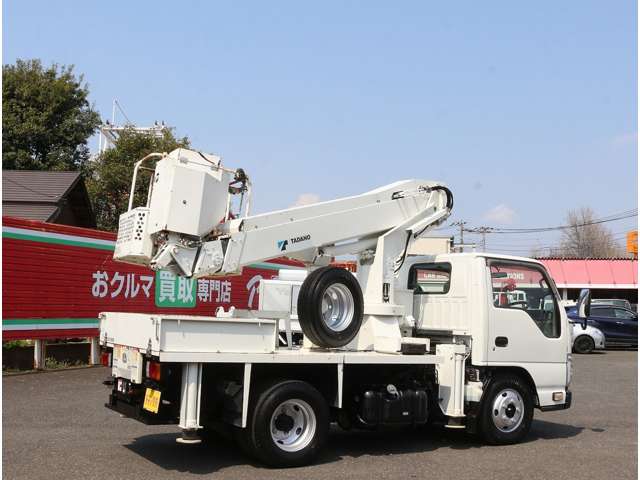 Isuzu Elf 9
