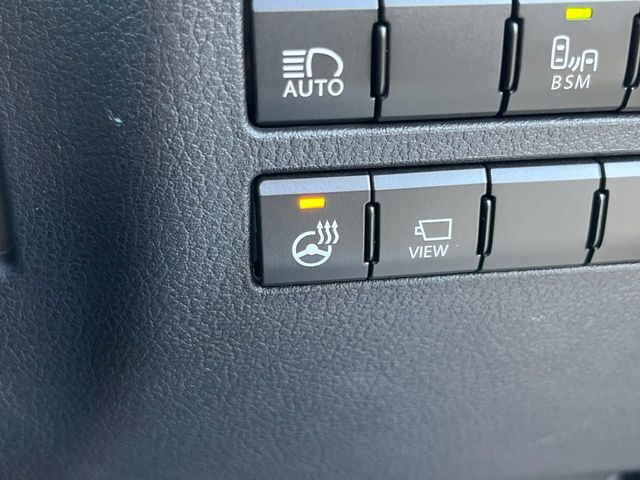 Lexus NX 8