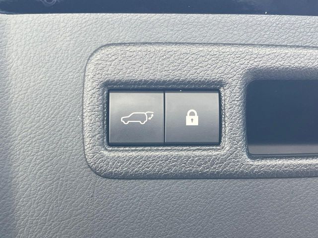 Lexus NX 9