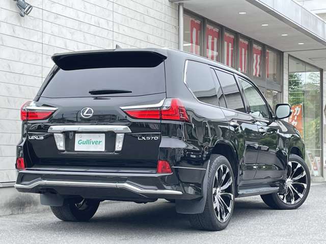 Lexus LX 8
