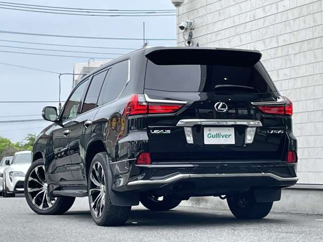 Lexus LX 10