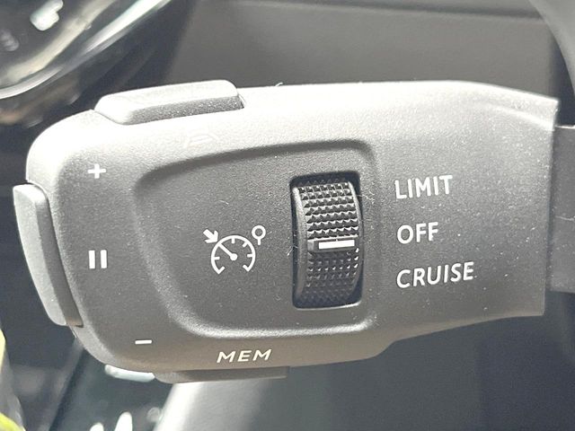 Peugeot SUV 2008 8