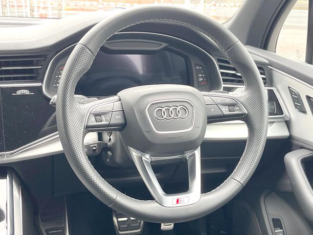Audi Q7 12
