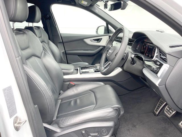 Audi Q7 9