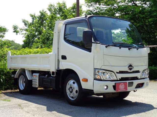 Hino Dutro 4