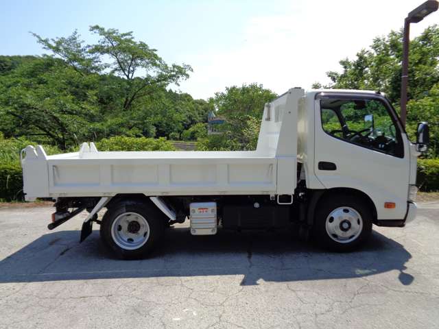 Hino Dutro 6
