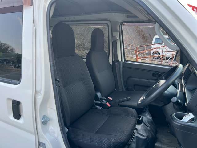 Daihatsu Hijet Cargo 3