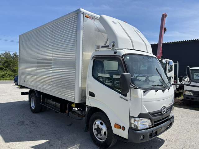 Hino Dutro 3