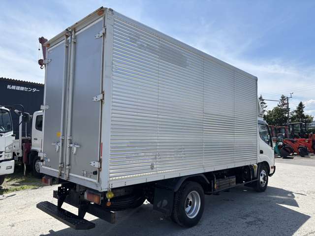 Hino Dutro 5