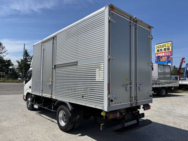 Hino Dutro 7