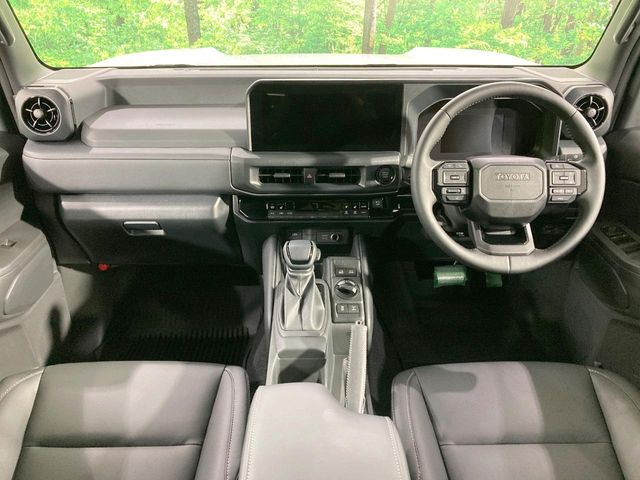 Toyota Land Cruiser FJ 2
