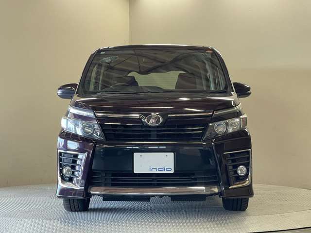 Toyota Voxy 11