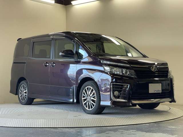 Toyota Voxy 12