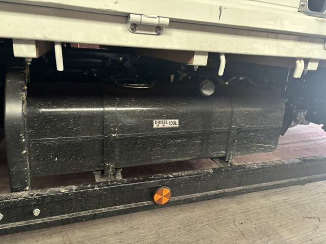 Mitsubishi Fuso Canter 8